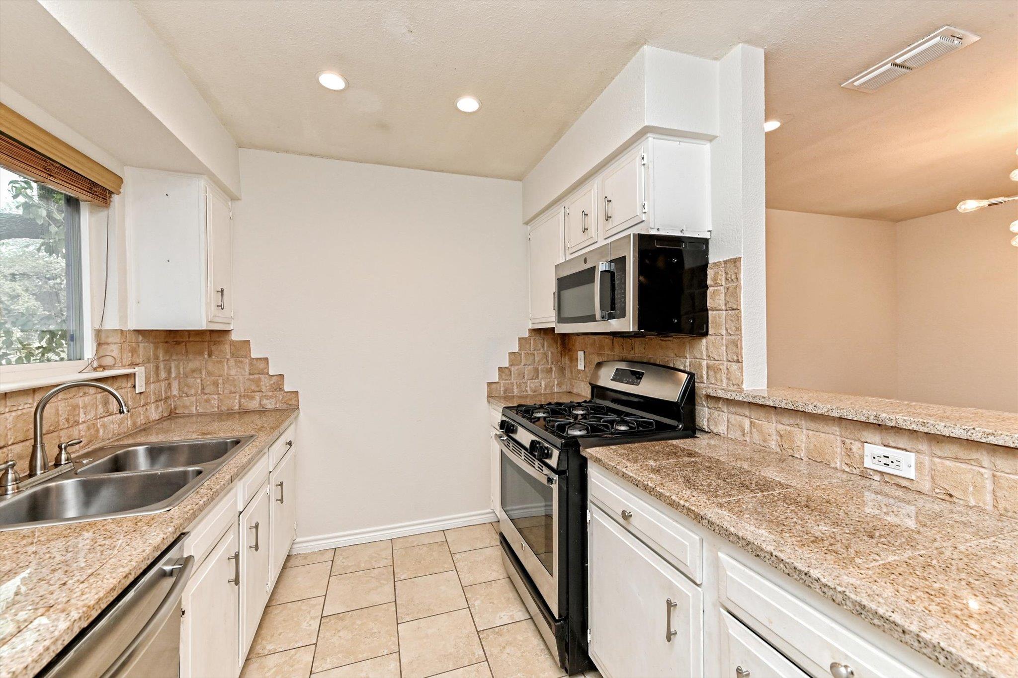 3706 Harpers Ferry LN, Austin