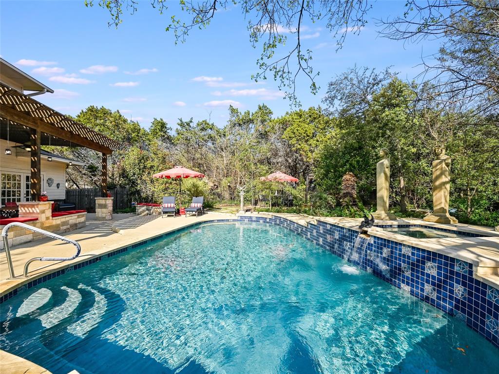 310 Plum DR