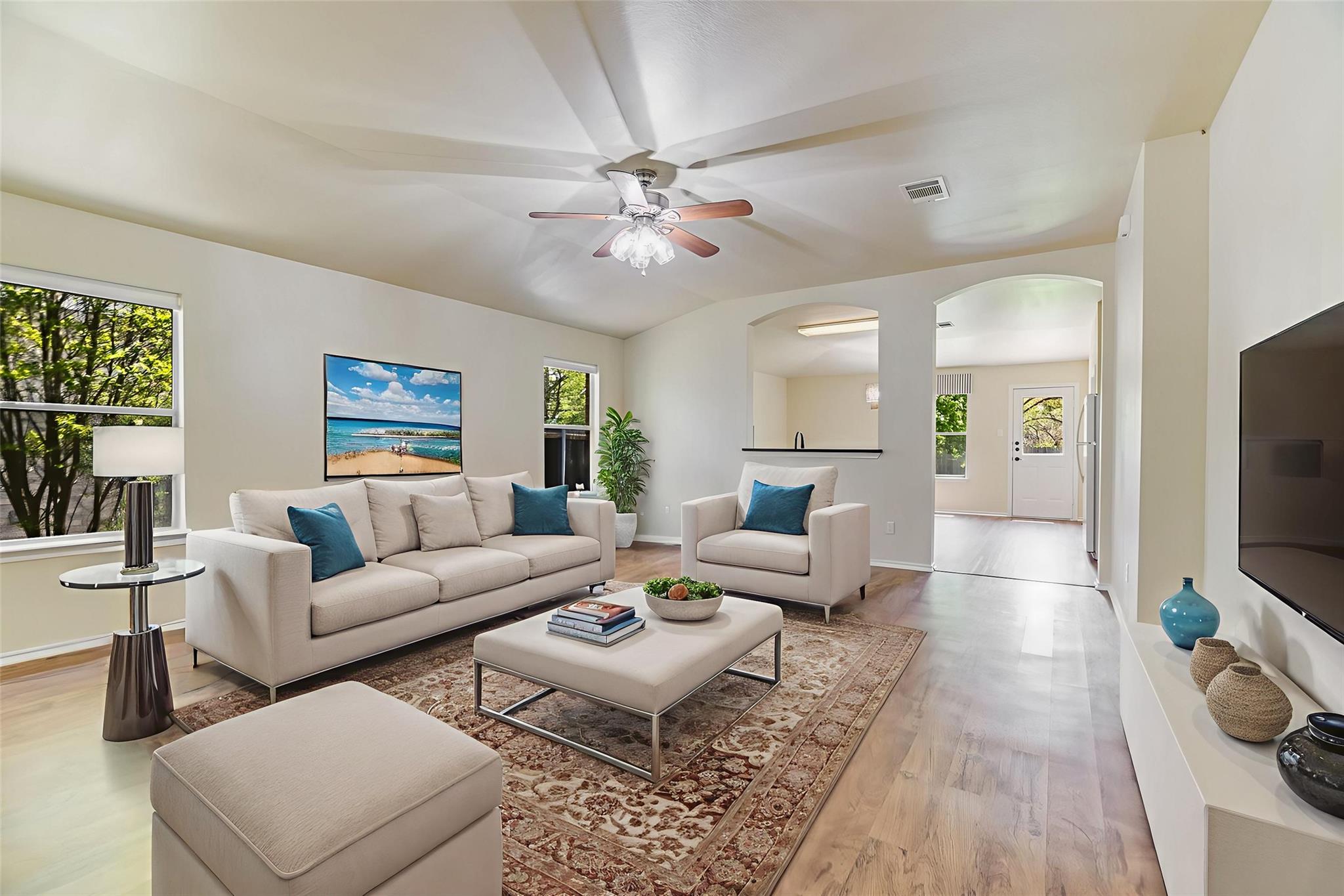402 Washington Square DR