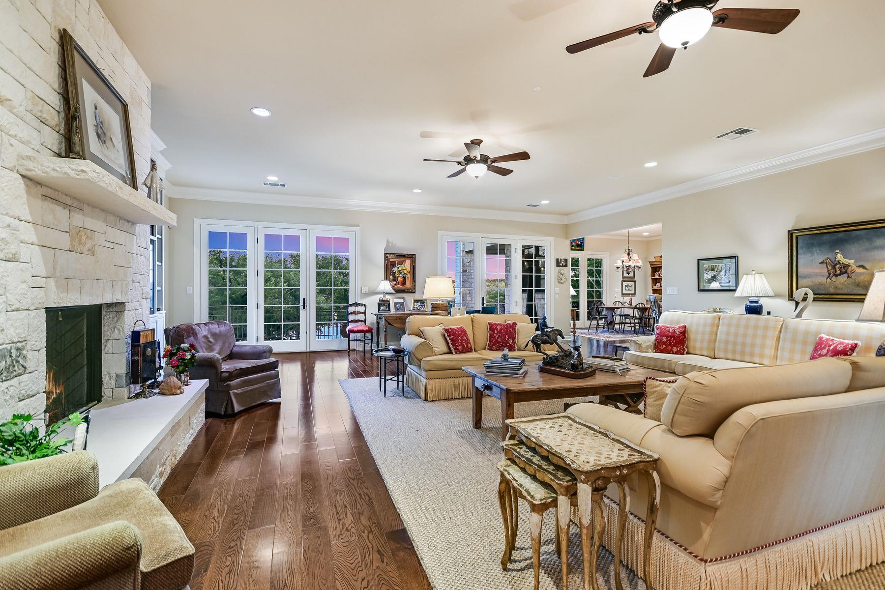 3004 Travis Lakeside DR