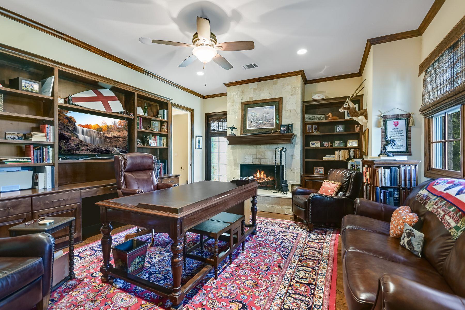 3004 Travis Lakeside DR