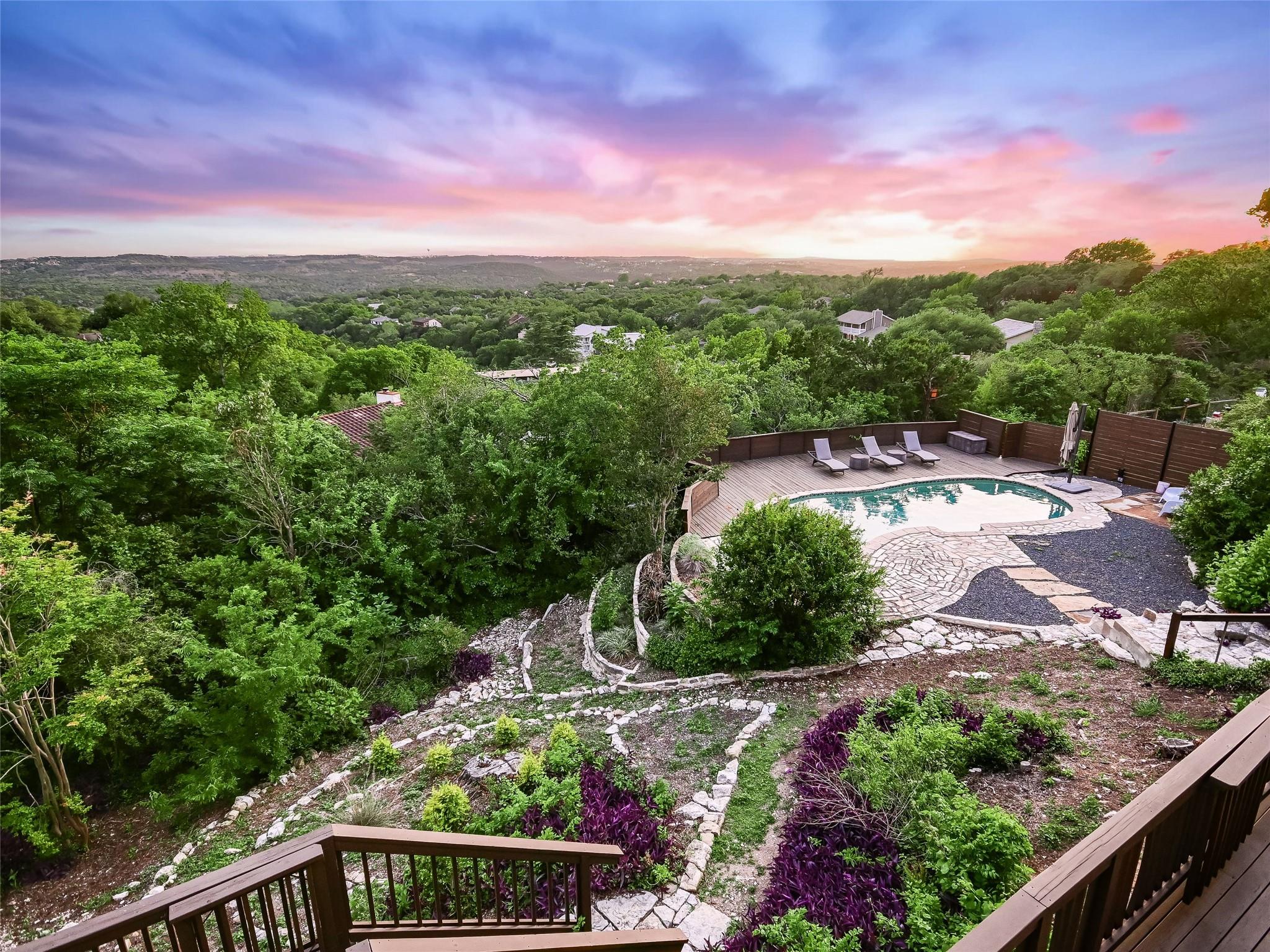 1304 Canoe Brook DR