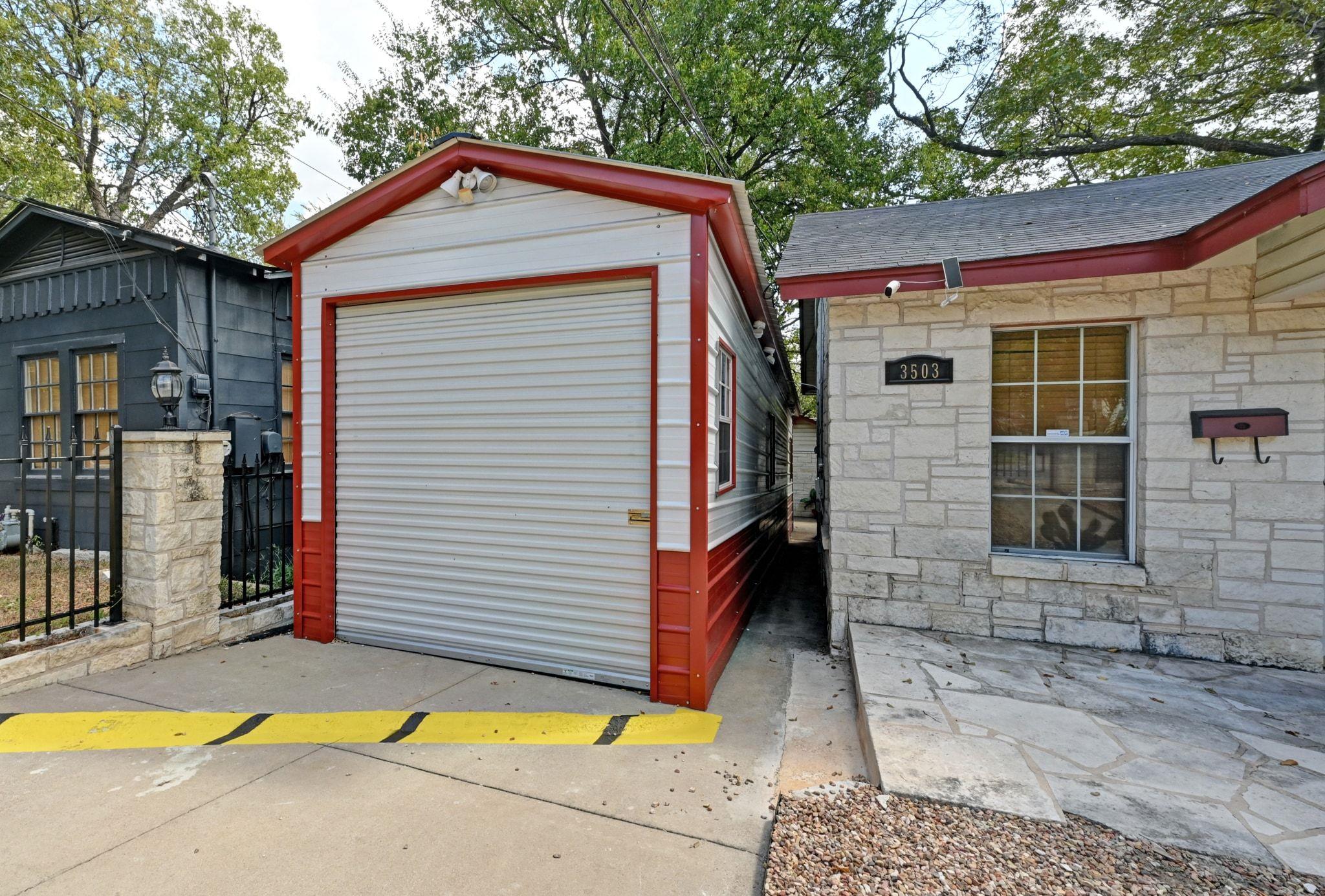 3503 Robinson Ave
