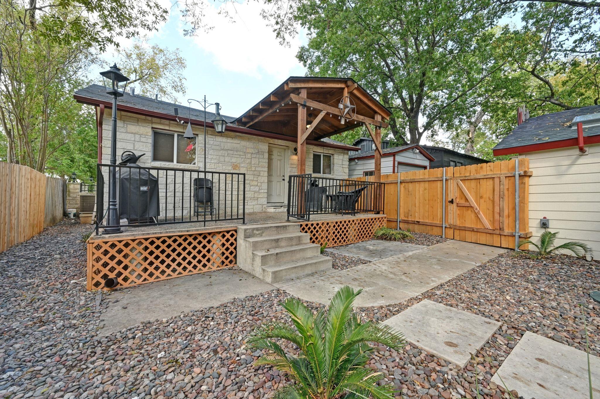3503 Robinson Ave