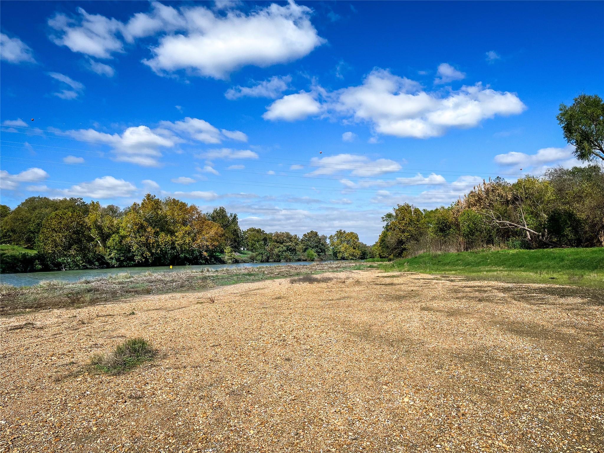 663 NW Loop 230 (48 ACRES)