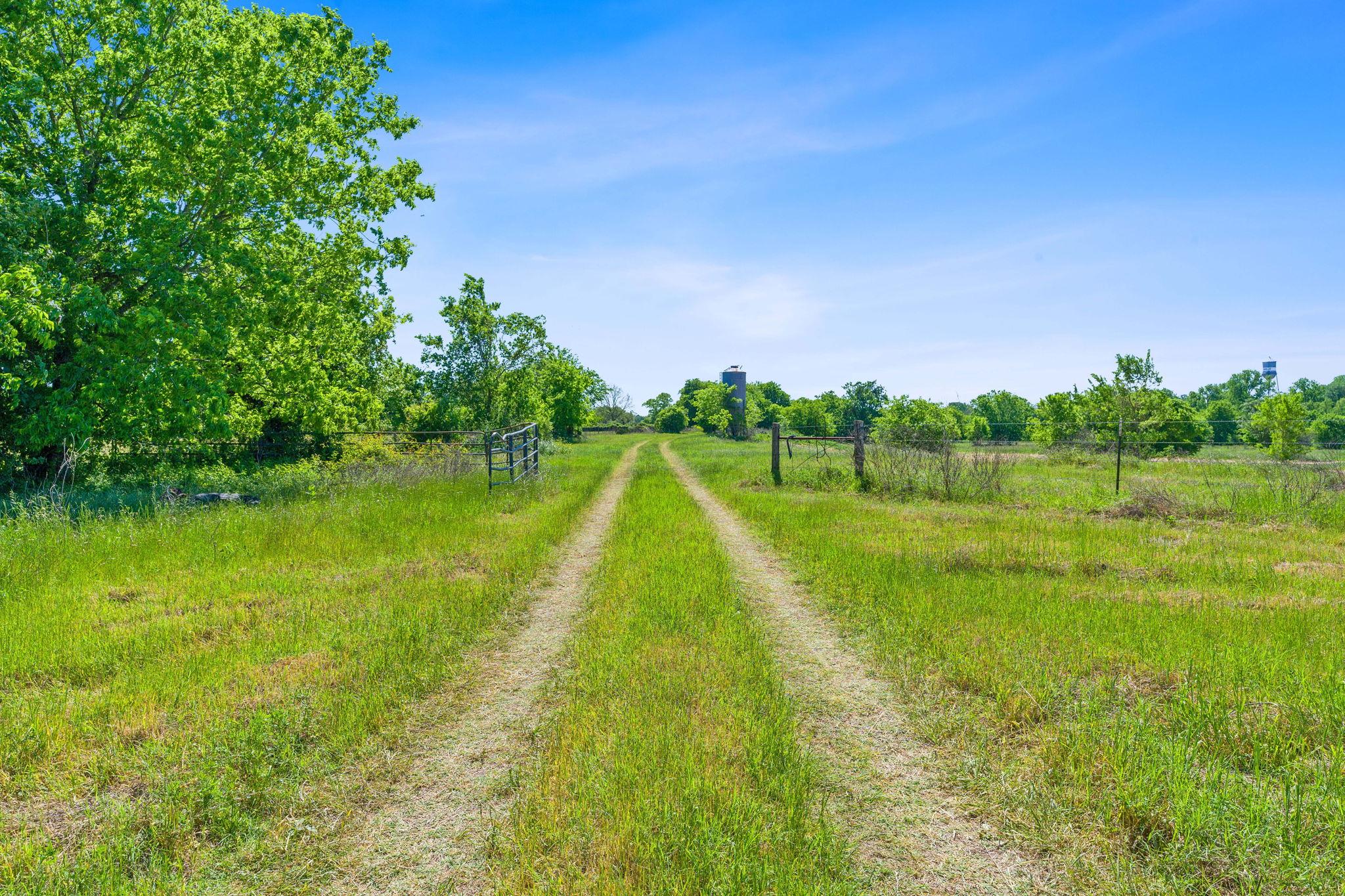 663 NW Loop 230 (48 ACRES)
