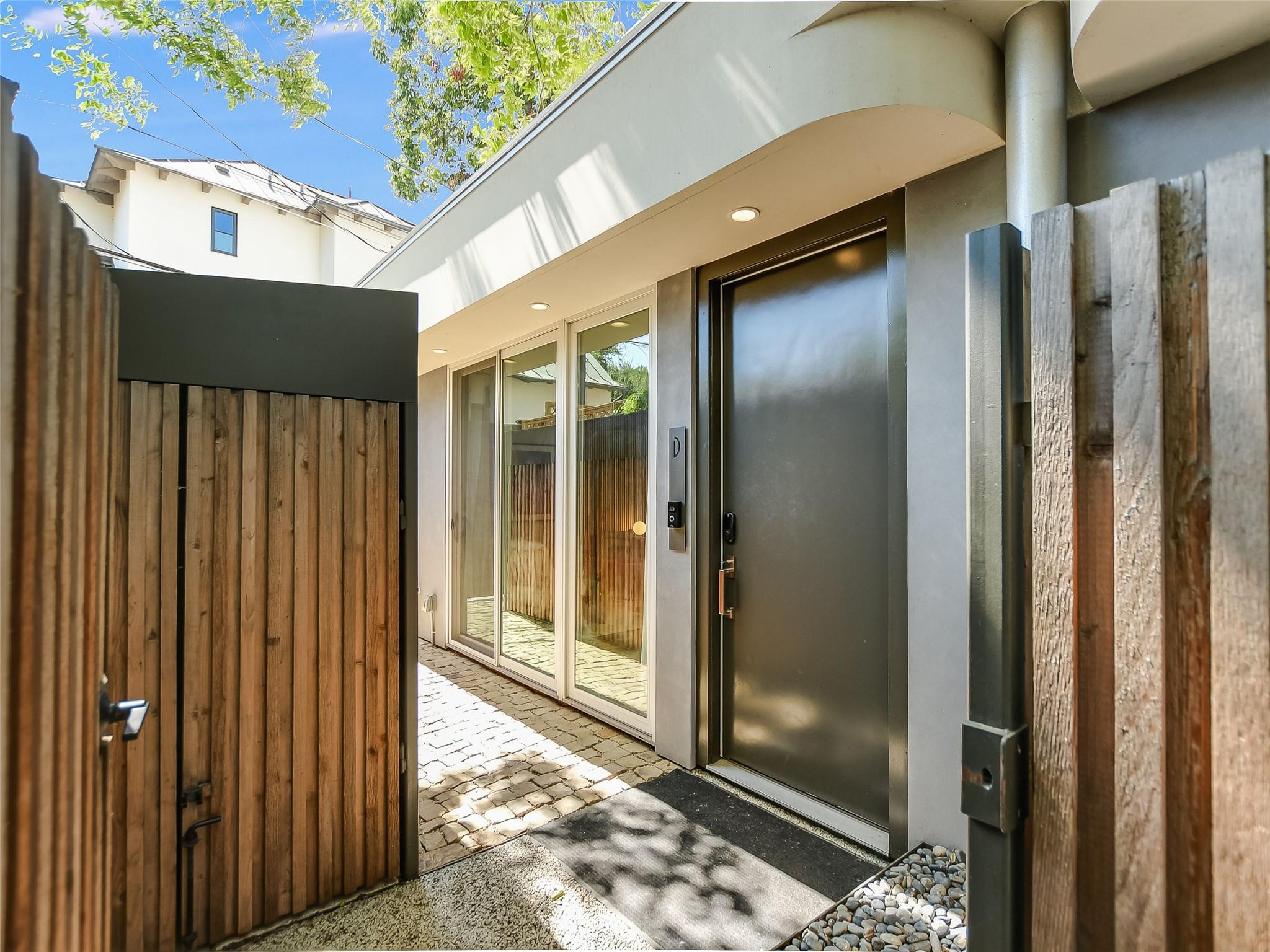 1603 Woodlawn BLVD # D