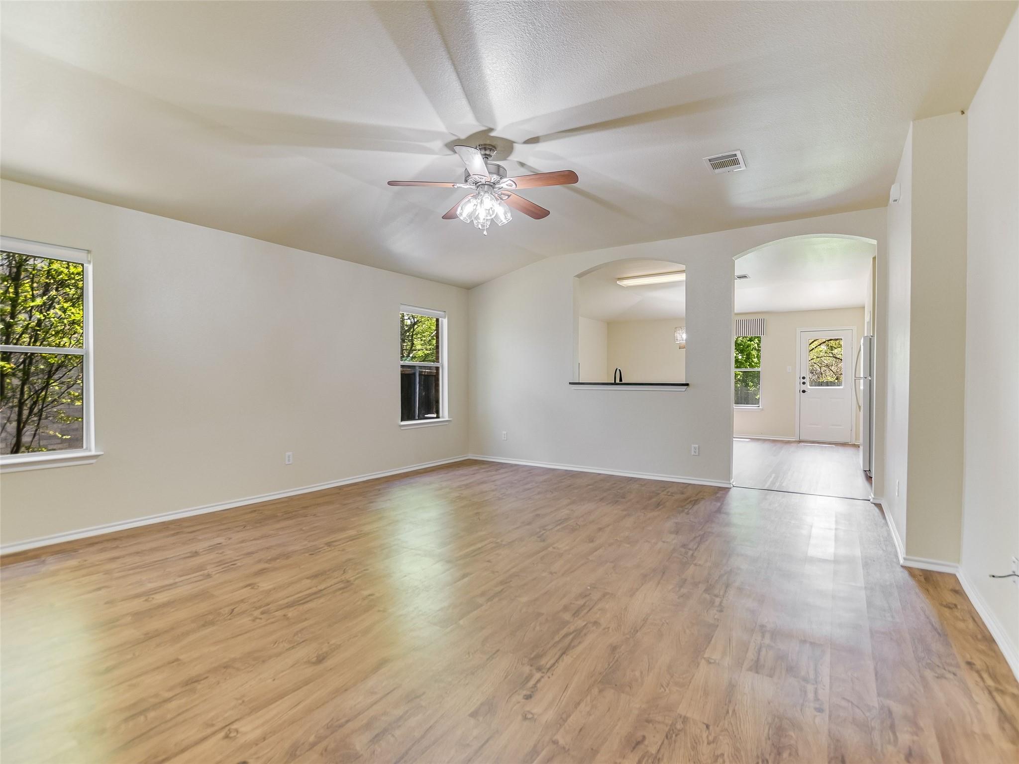 402 Washington Square DR