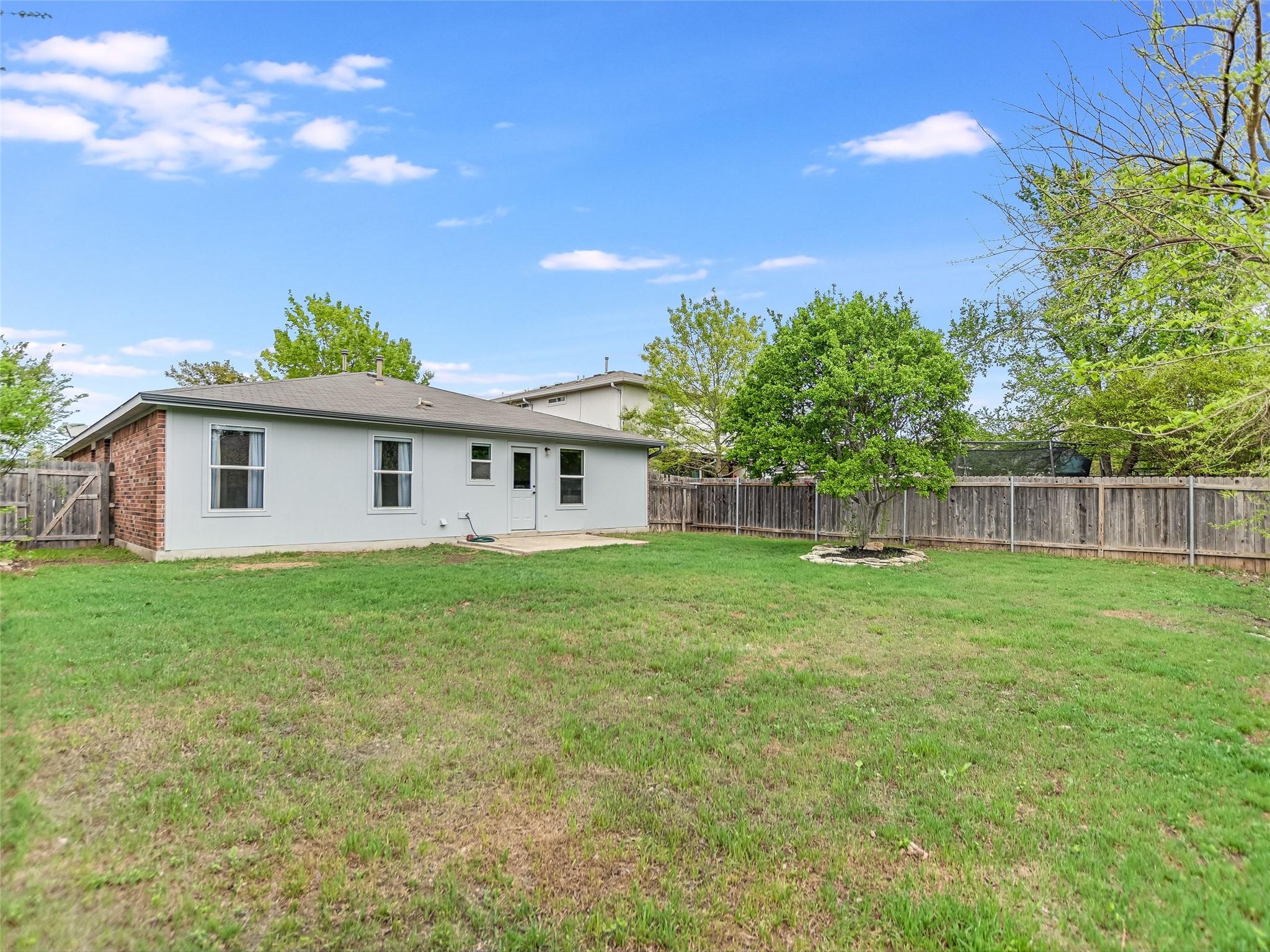 402 Washington Square DR