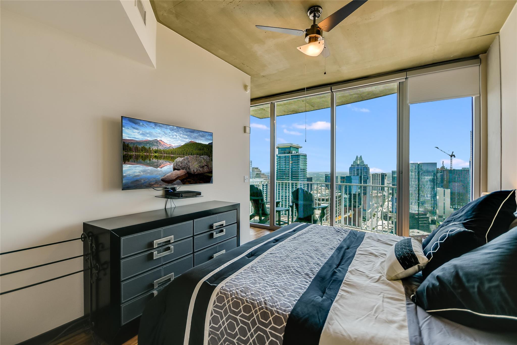 360 Nueces ST # 3807