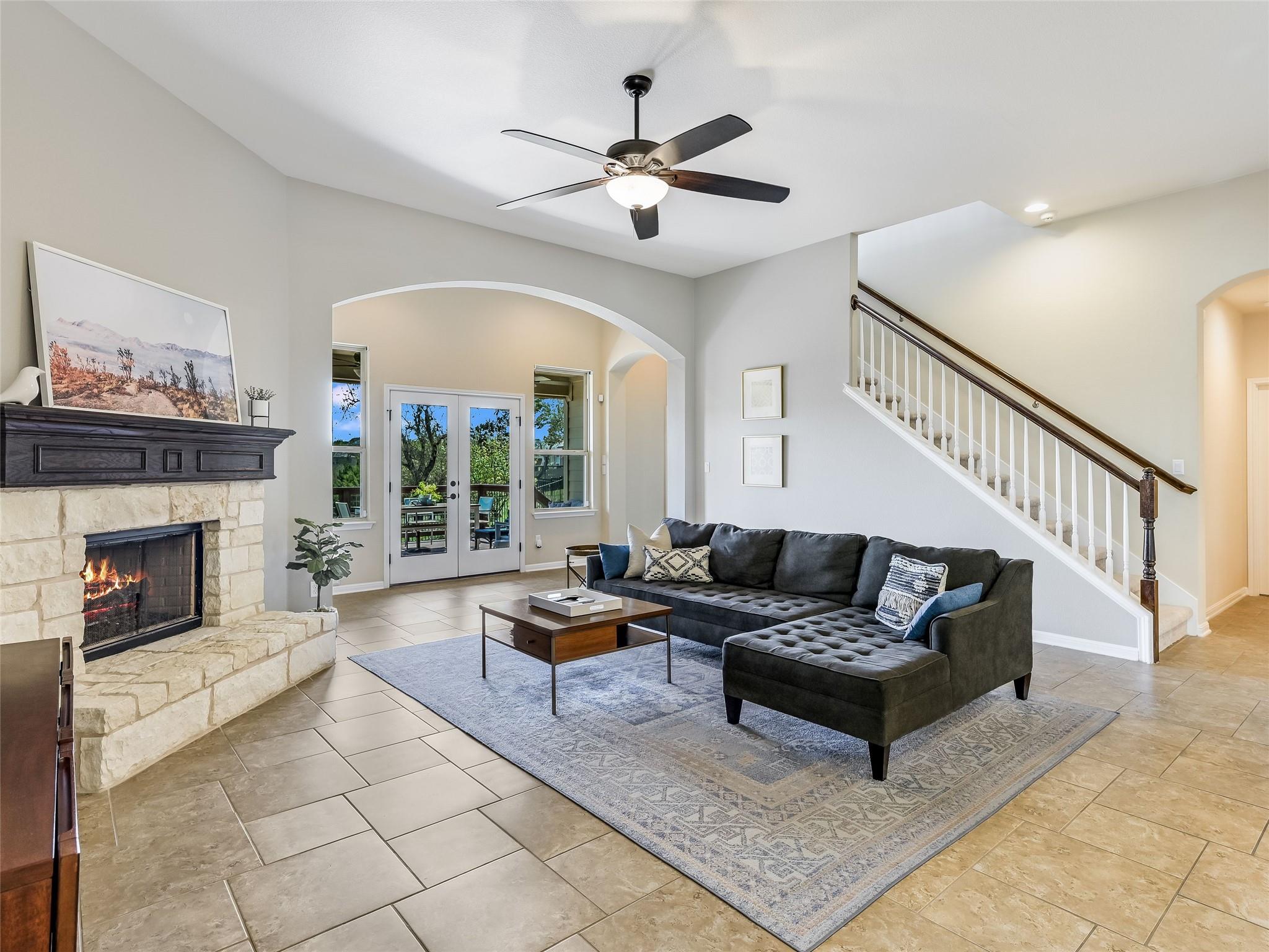 696 Ledgestone DR