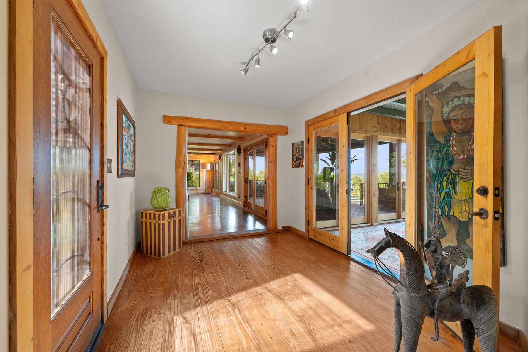 3911 Lago Vista DR