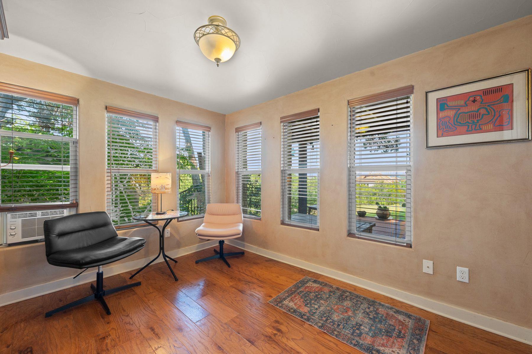 3911 Lago Vista DR