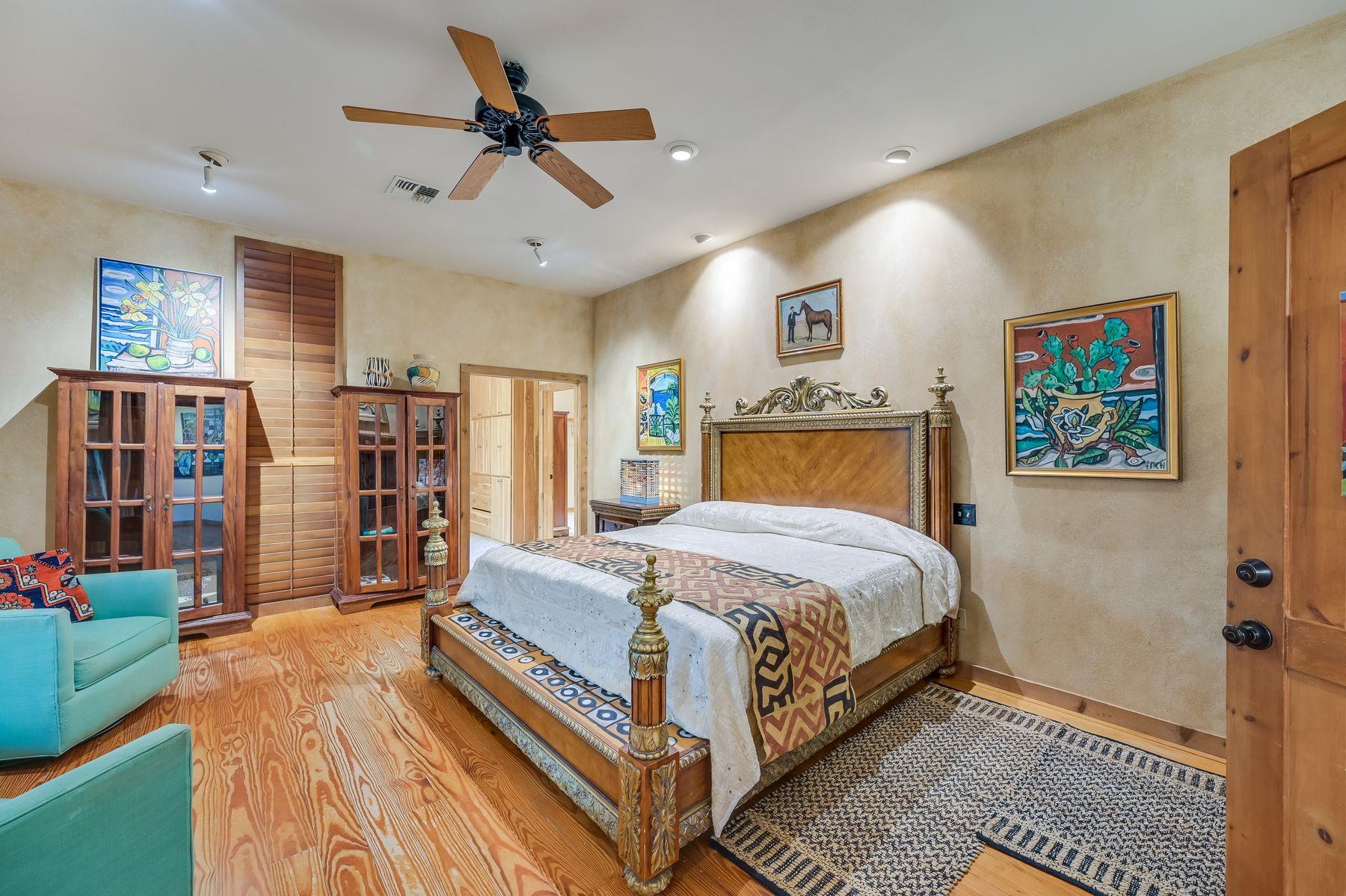 3911 Lago Vista DR