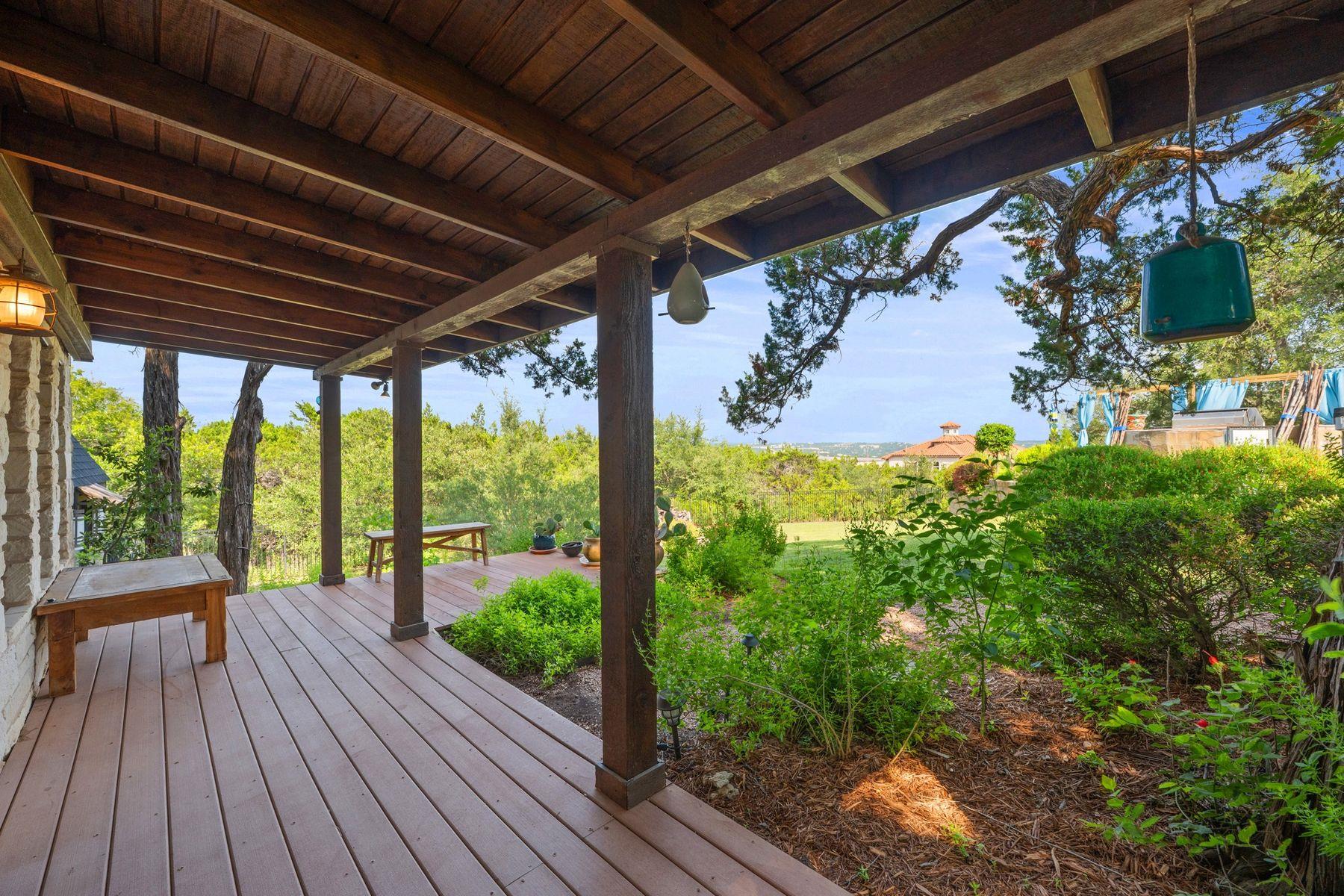 3911 Lago Vista DR