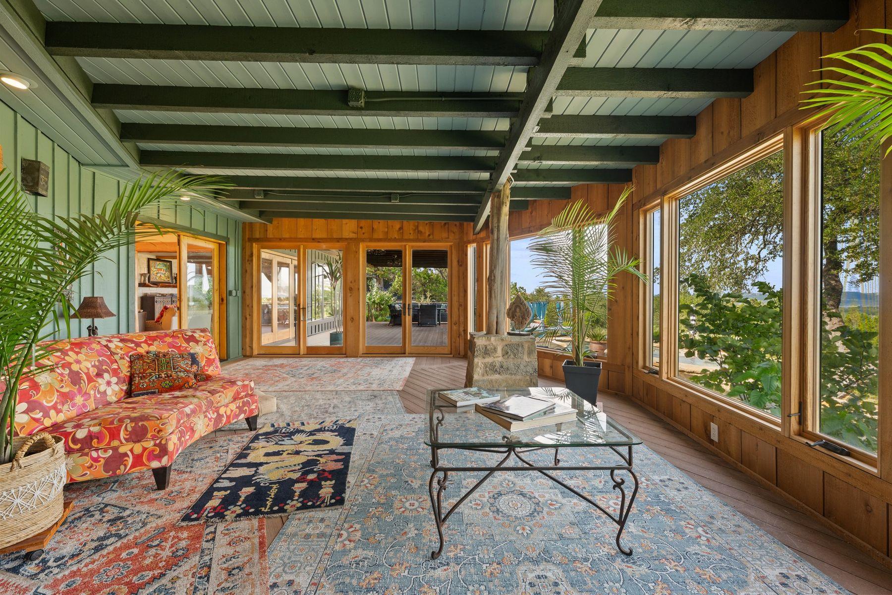 3911 Lago Vista DR