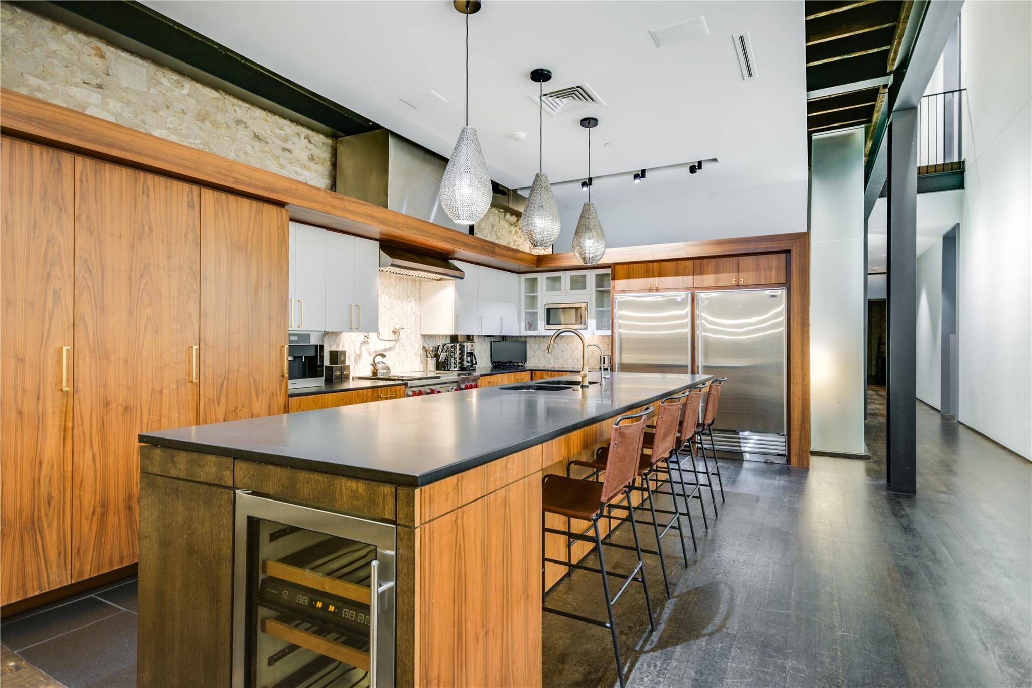811 Congress Ave