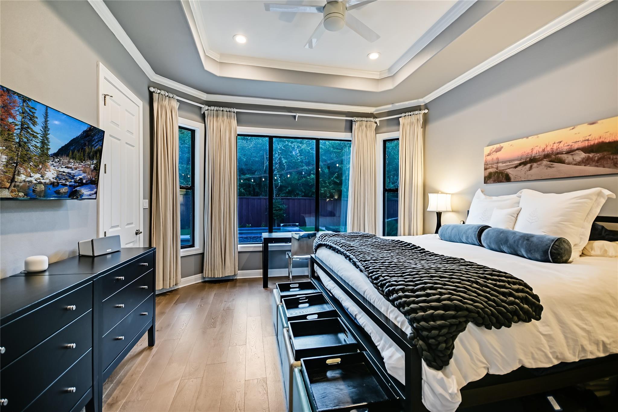 1208 Grosvener CT