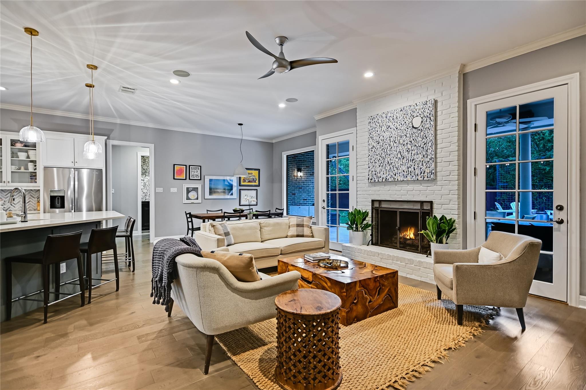 1208 Grosvener CT