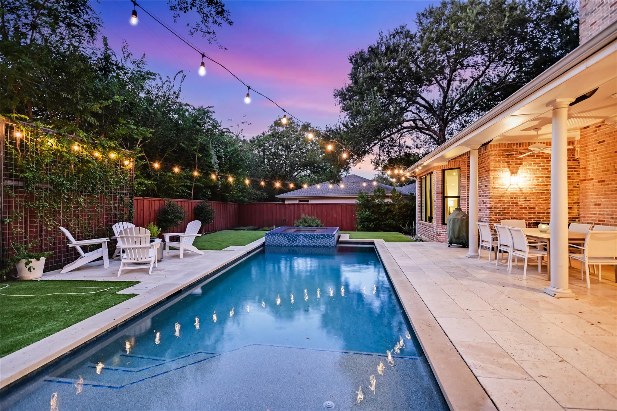 1208 Grosvener CT