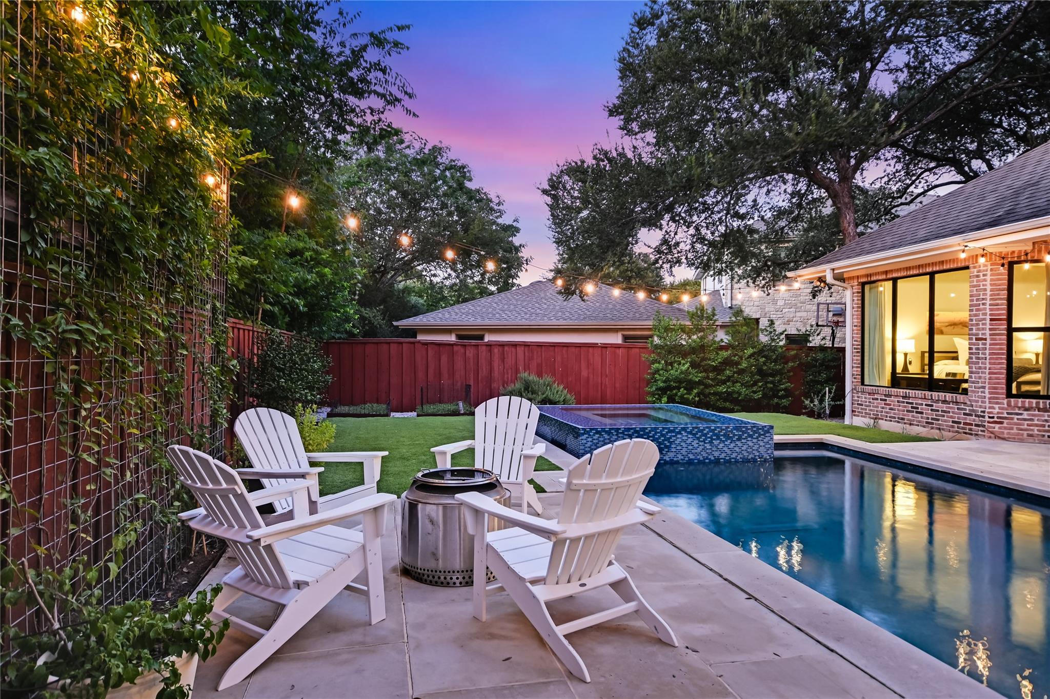 1208 Grosvener CT