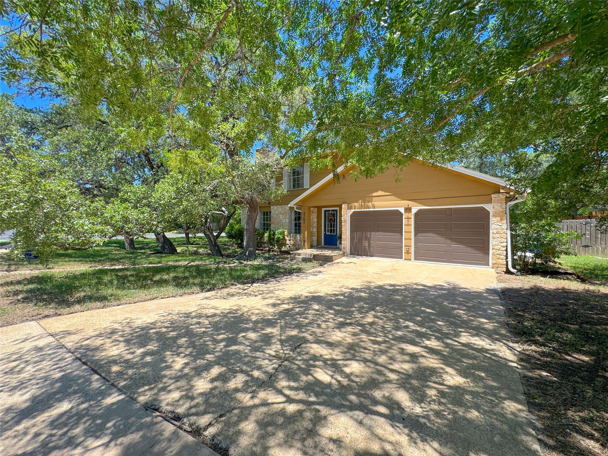 4702 White Elm DR