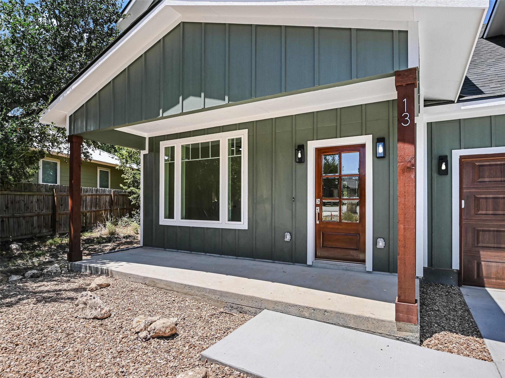 13 Rock Hollow CIR