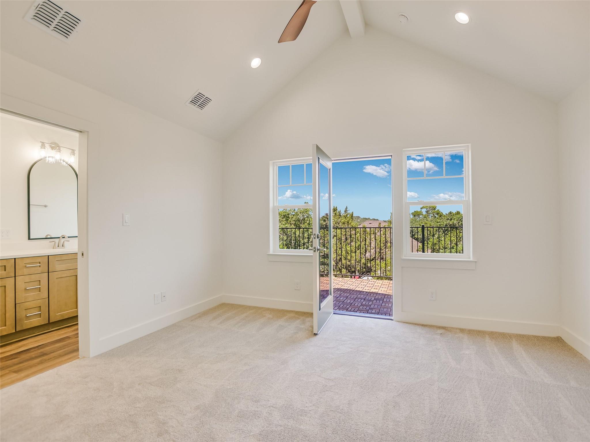 13 Rock Hollow CIR