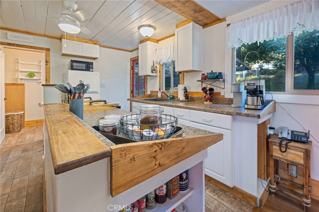 43207 West Sugar Pine Dr