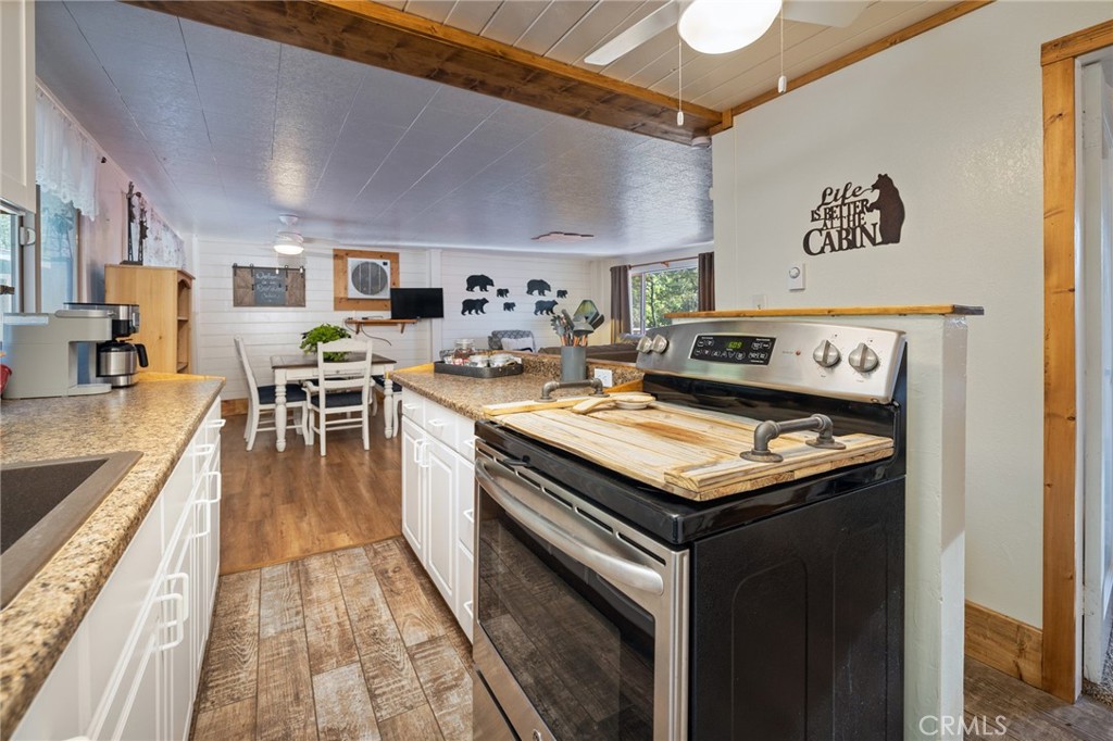 43207 West Sugar Pine Dr