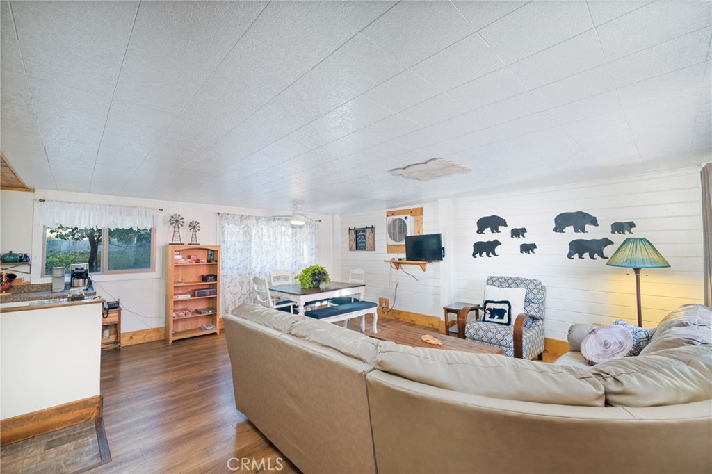 43207 West Sugar Pine Dr