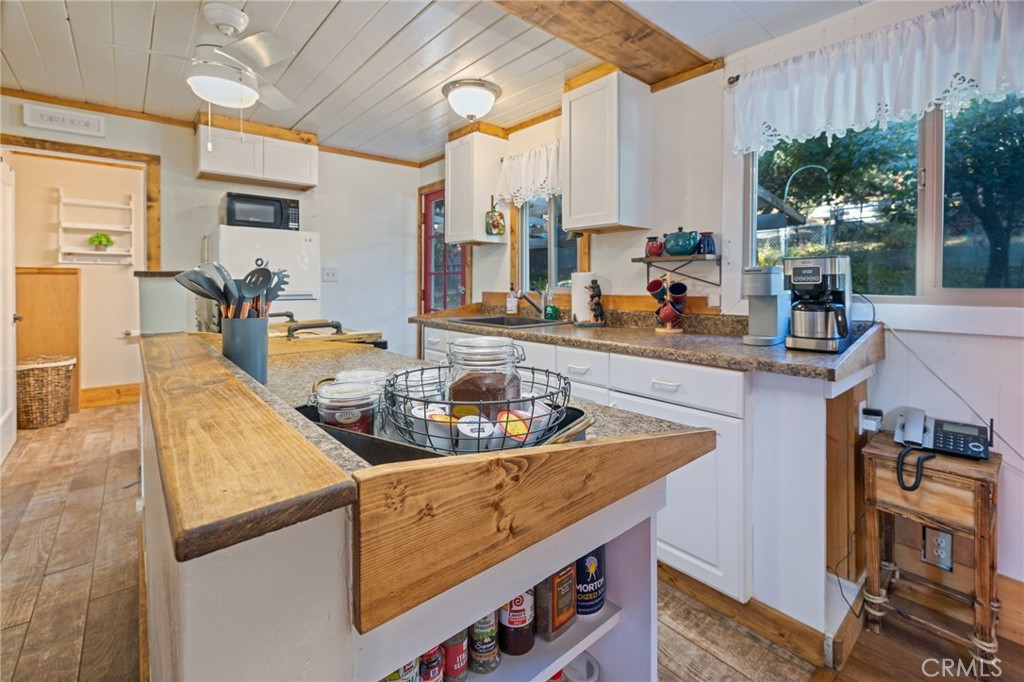 43207 West Sugar Pine Dr