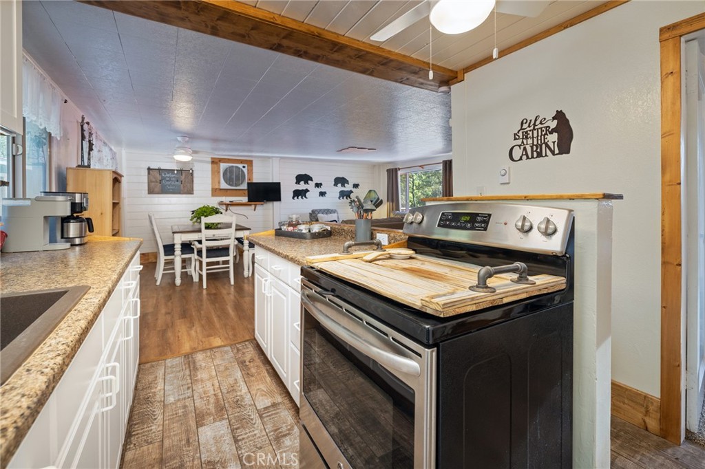 43207 West Sugar Pine Dr