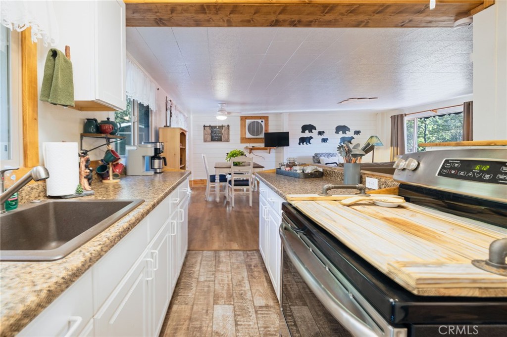 43207 West Sugar Pine Dr