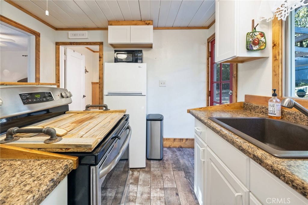 43207 West Sugar Pine Dr