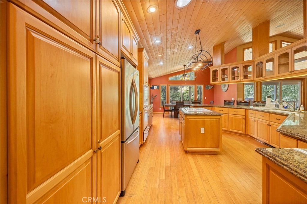 39964 N Cedar Vista
