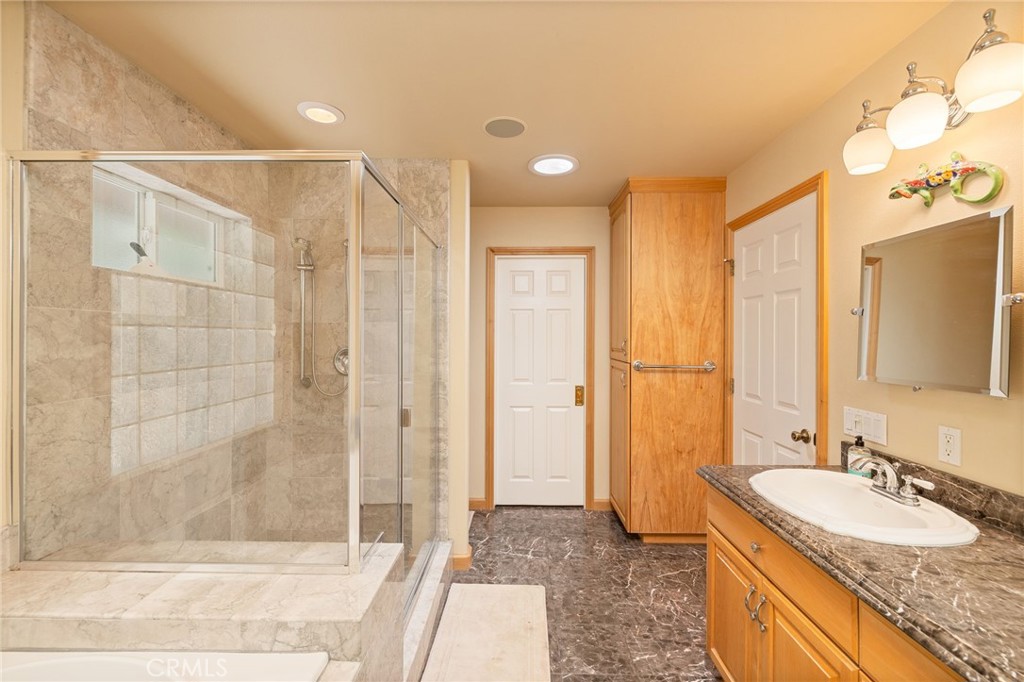 39964 N Cedar Vista