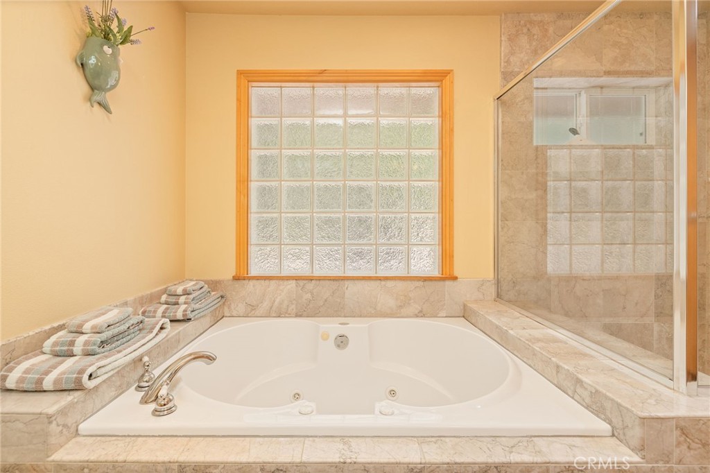 39964 N Cedar Vista