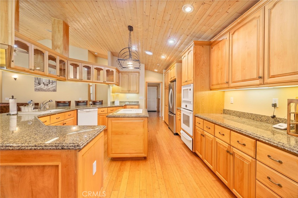 39964 N Cedar Vista