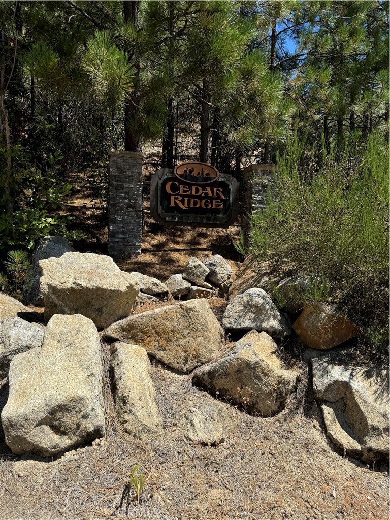 8 N Cedar Vista Circle N