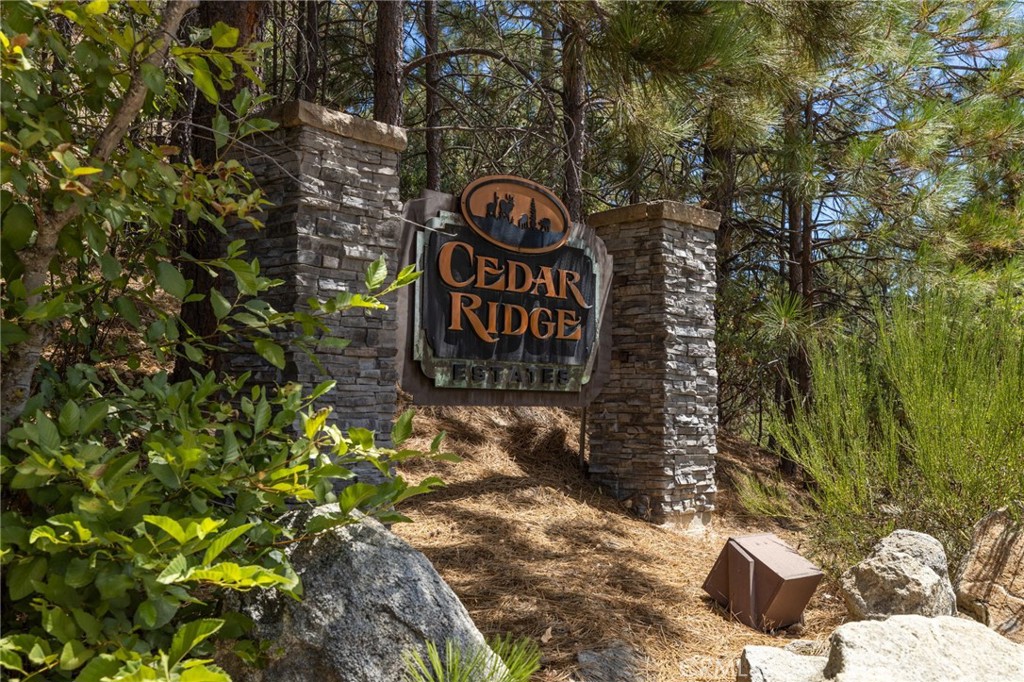 8 N Cedar Vista Circle N