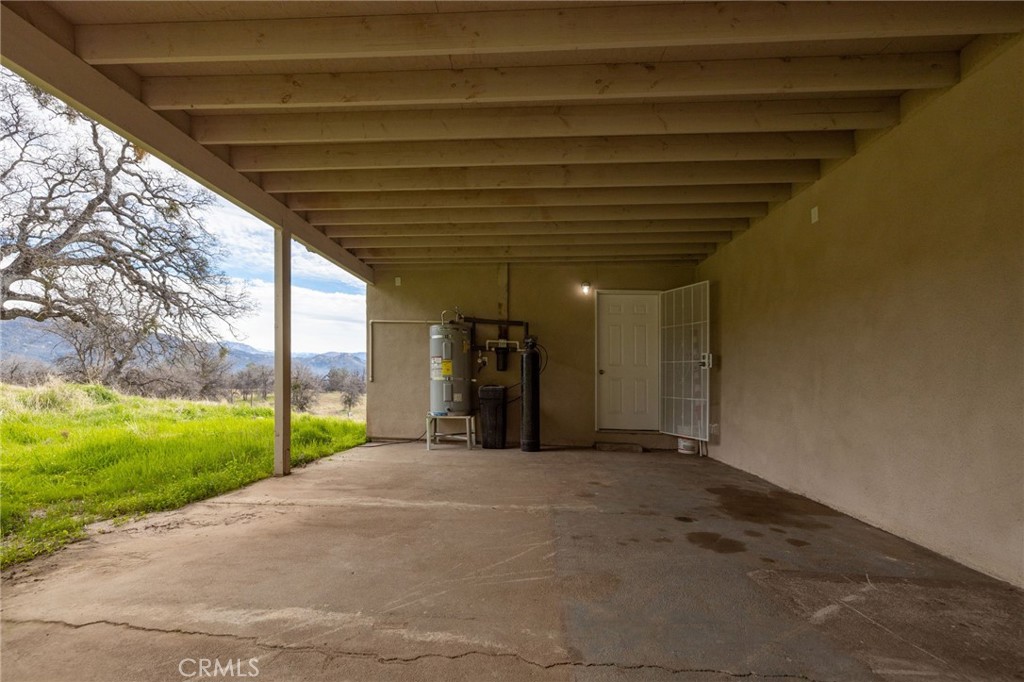 56563 Road 200