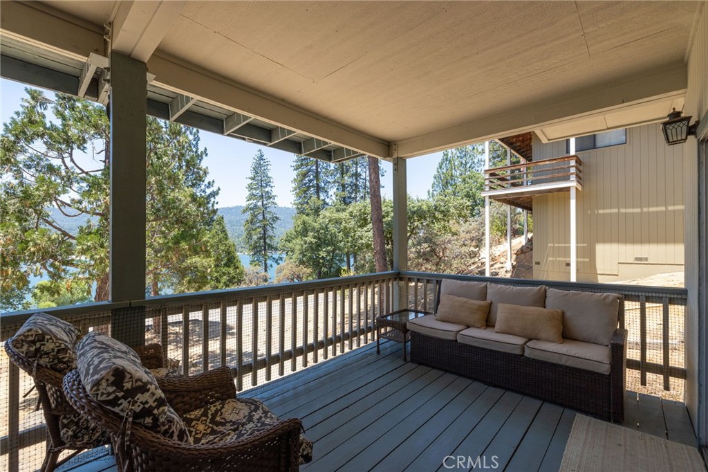 37744 Shoreline Drive