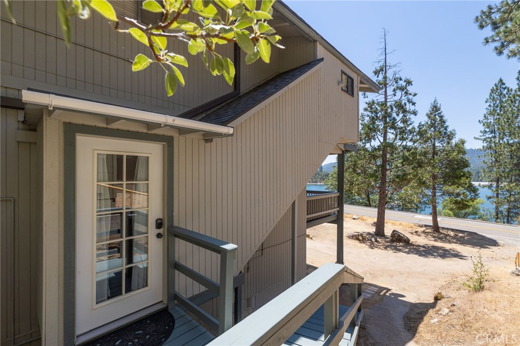 37744 Shoreline Drive
