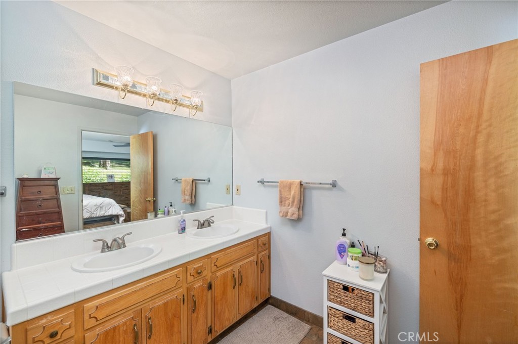 36333 Finegold Creek