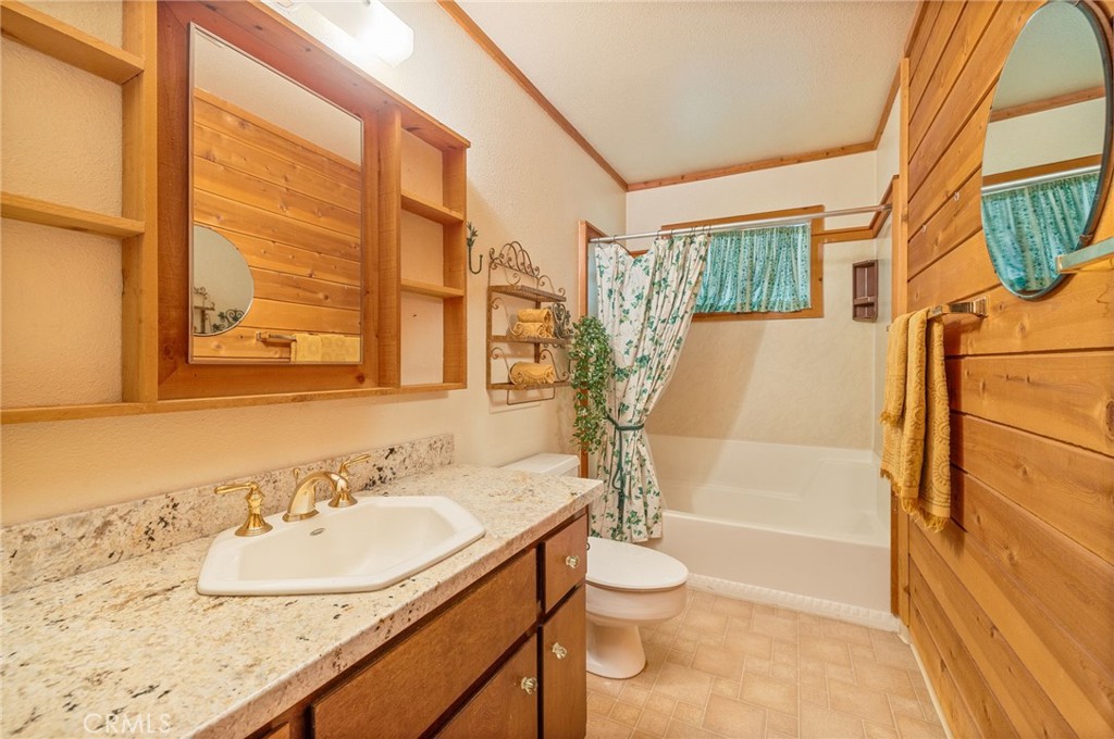 54481 Pinchot Dr.