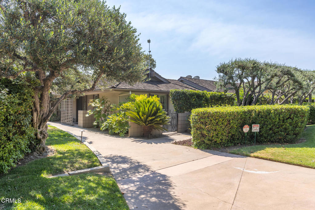 1040 S Orange Grove Boulevard 11