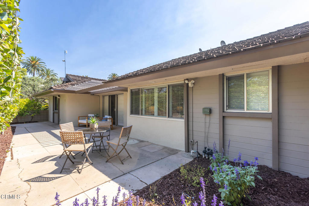 1040 S Orange Grove Boulevard 11