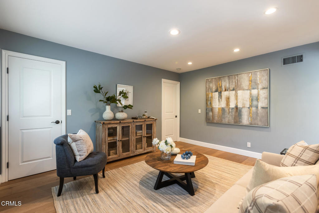 1040 S Orange Grove Boulevard 11