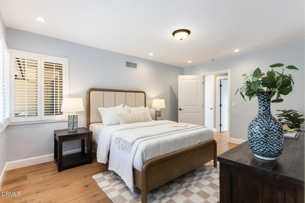 1040 S Orange Grove Boulevard 11